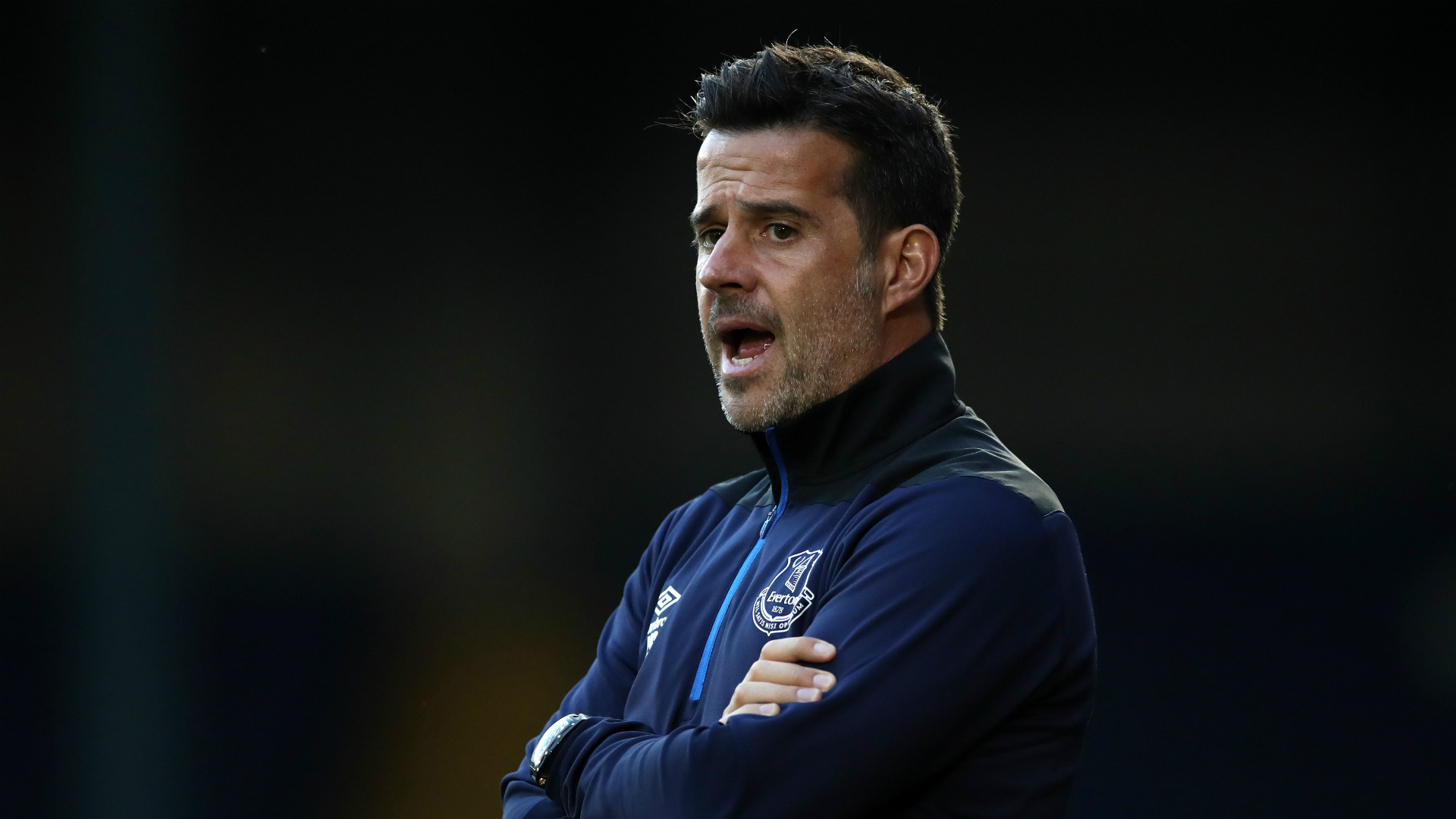 亮的封盖和 亮的封盖和